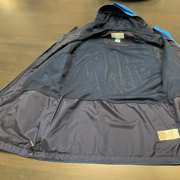 ✅Columbia Jacket size Small unisex in beautiful shade of bright blue.  MINT‼️ - Picture 6 of 9